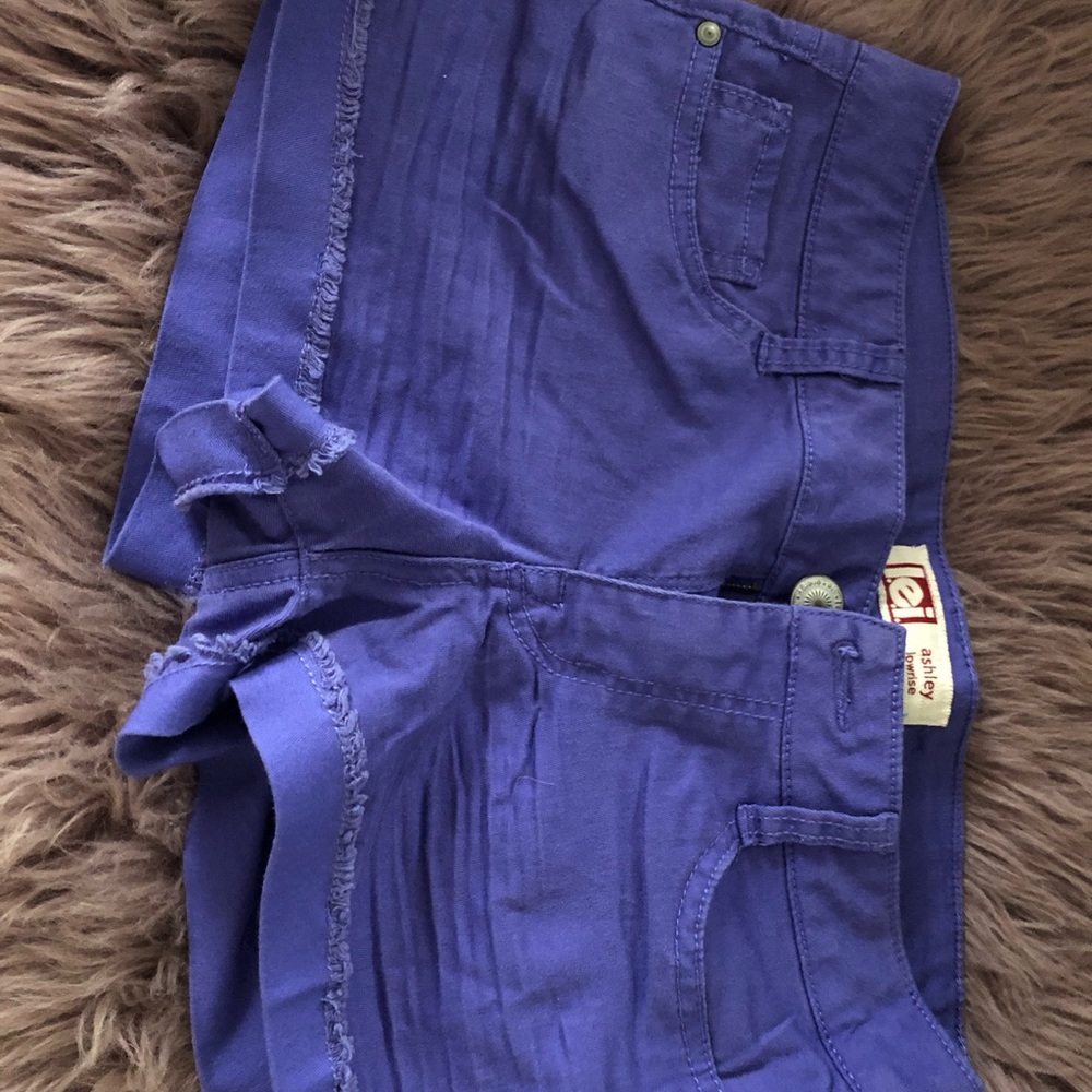 L.E.I low rise shorts